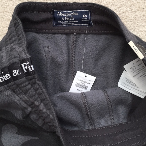 Abercrombie & Fitch XS Camouflage Sweatpants NWT - Picture 3 of 8